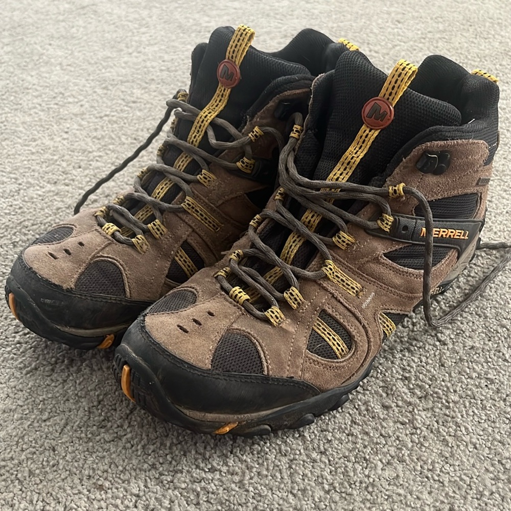 Merrell Gunsmoke hiking boots